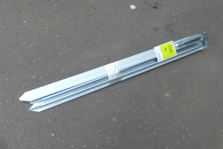3x Zaunpfähle